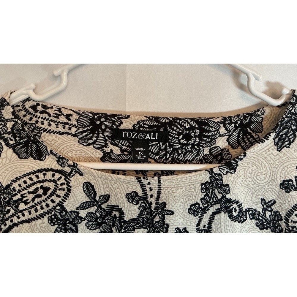 Roz & Ali Women's Floral Blouse Ruffle Sleeves Beige Black Stretch Plus Size 1X - Picture 3 of 8